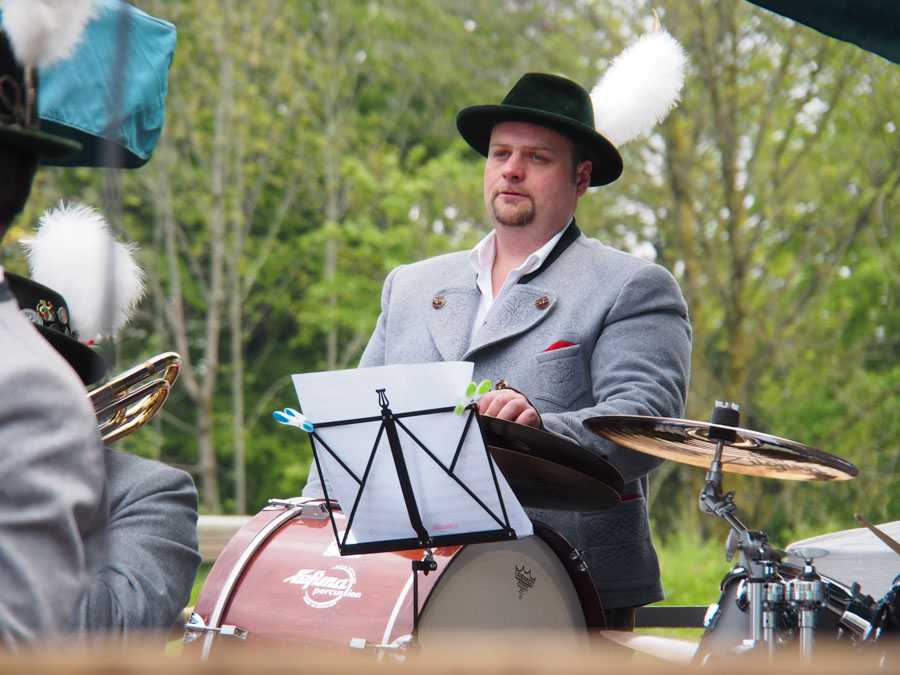 maibaum_aufstellen_rosenheim_094