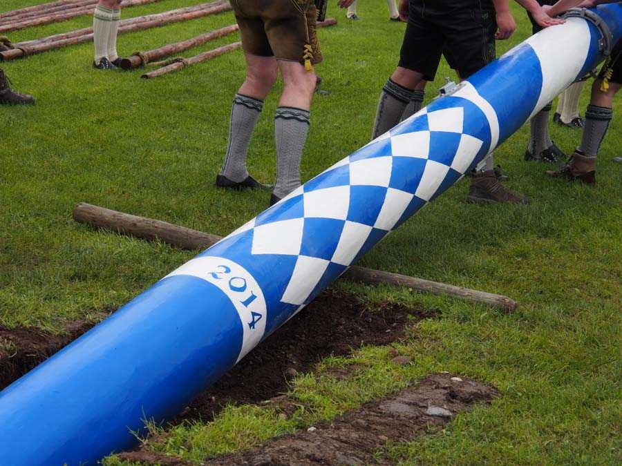 maibaum_aufstellen_rosenheim_033