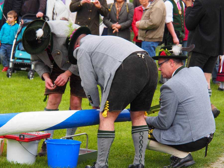 maibaum_aufstellen_rosenheim_010