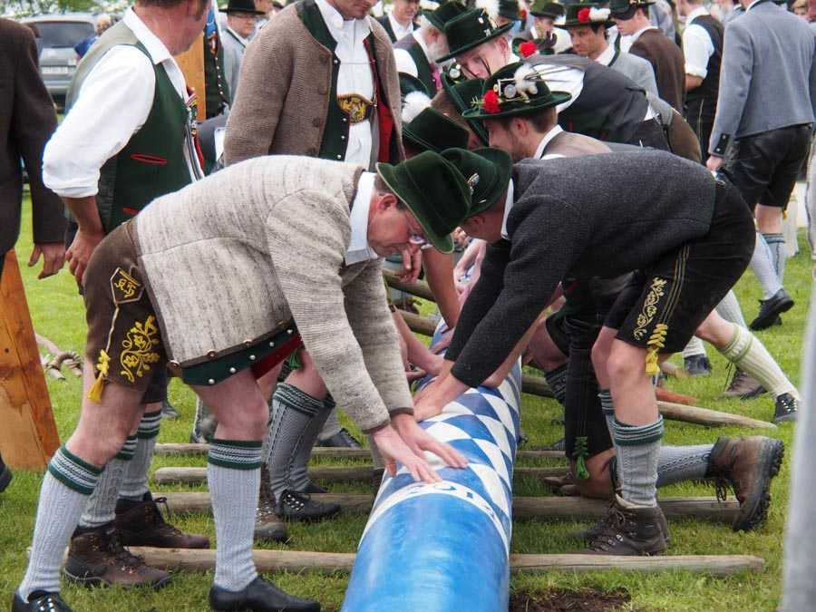maibaum_aufstellen_rosenheim_029