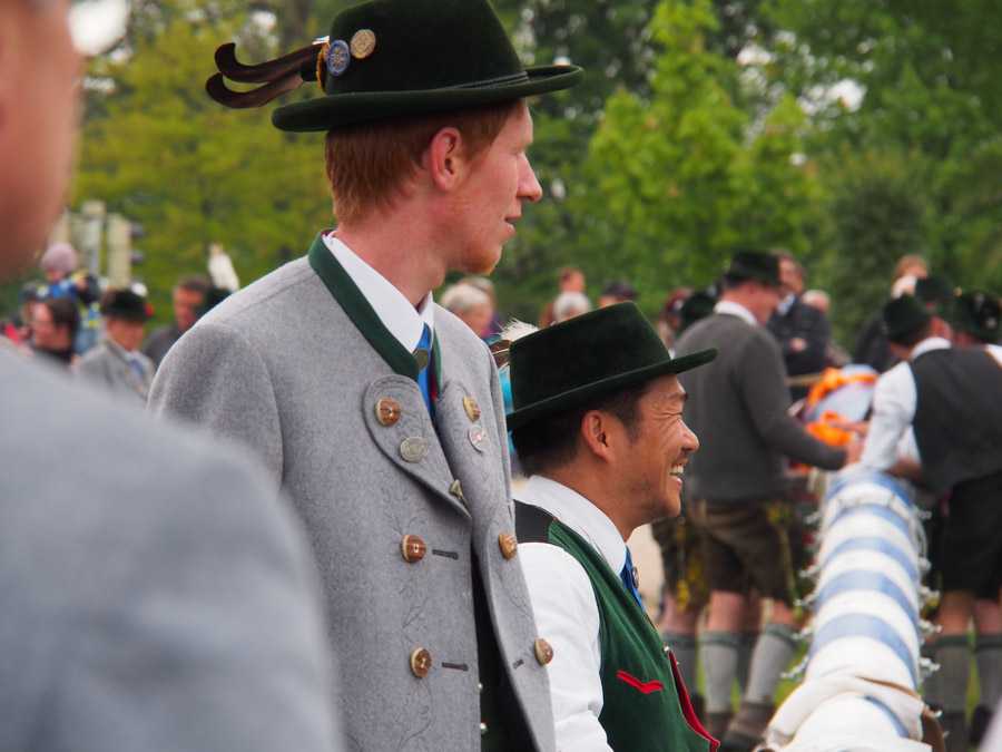 maibaum_aufstellen_rosenheim_019
