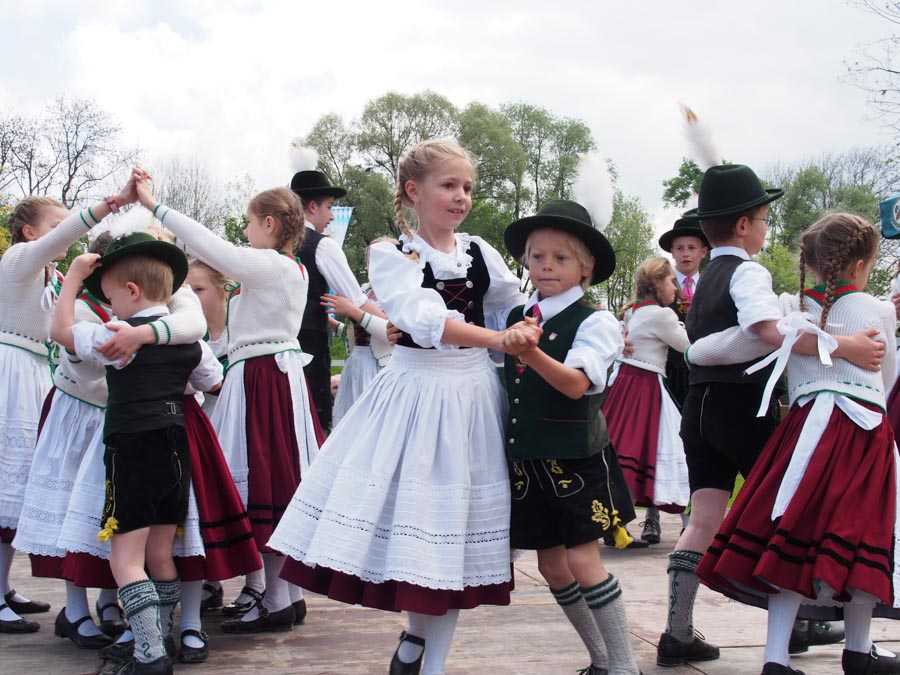 maibaum_aufstellen_rosenheim_100