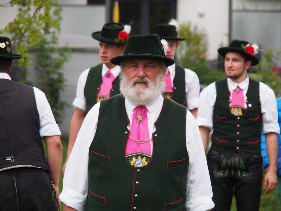 maibaum_aufstellen_rosenheim_013