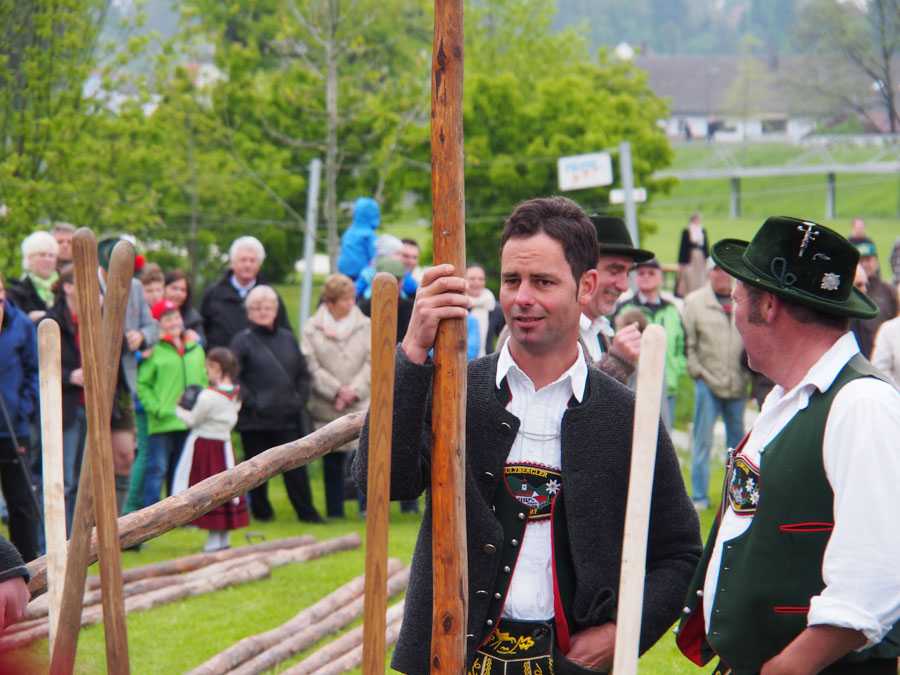 maibaum_aufstellen_rosenheim_027