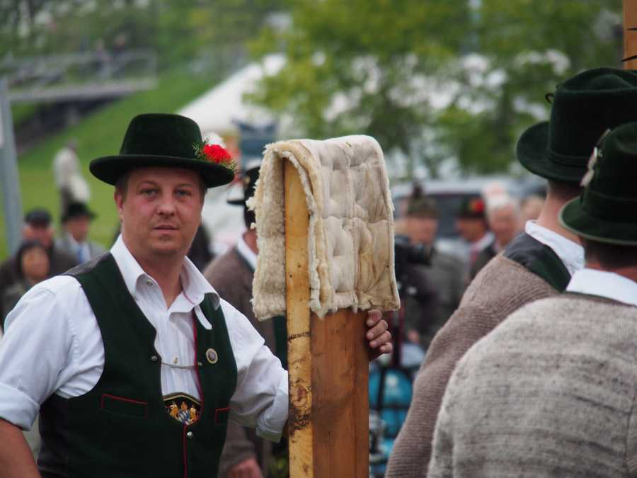 maibaum_aufstellen_rosenheim_028