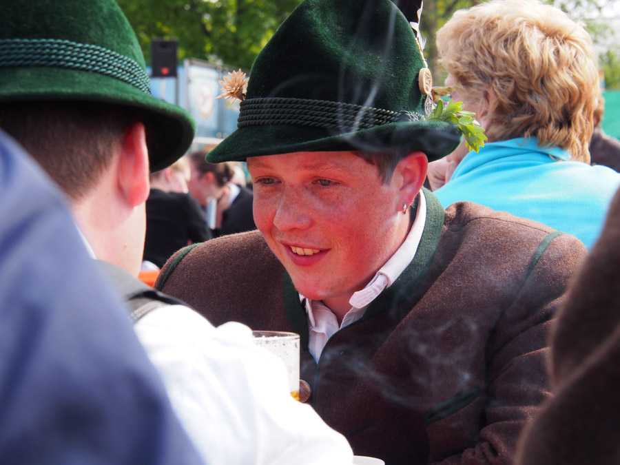 maibaum_aufstellen_rosenheim_114