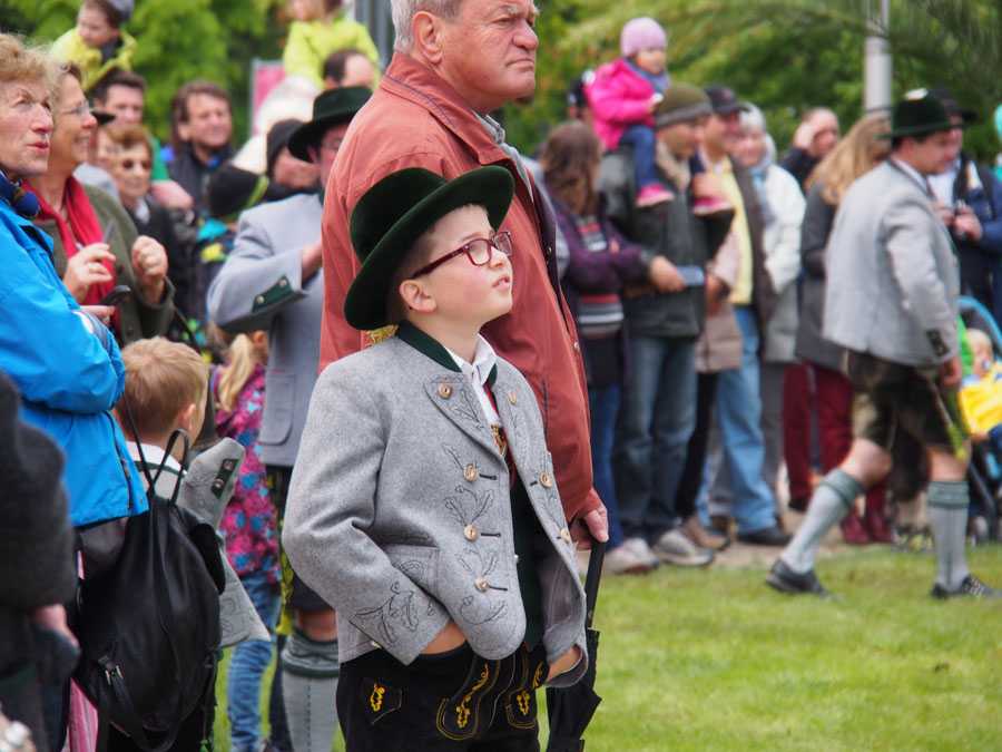 maibaum_aufstellen_rosenheim_048