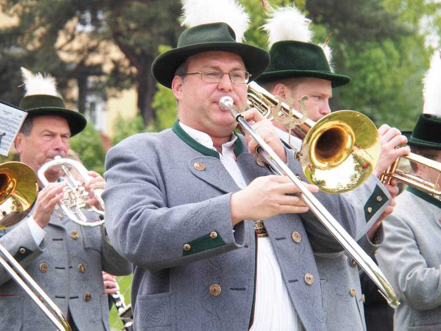 maibaum_aufstellen_rosenheim_003