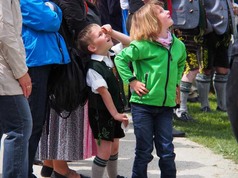 maibaum_aufstellen_rosenheim_062