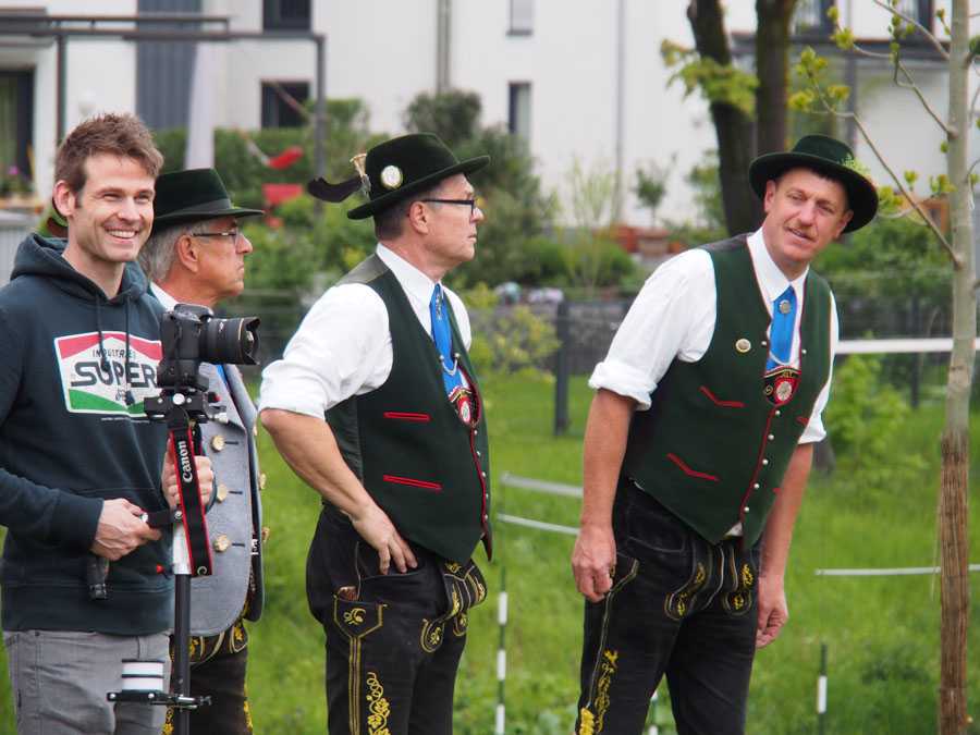 maibaum_aufstellen_rosenheim_043