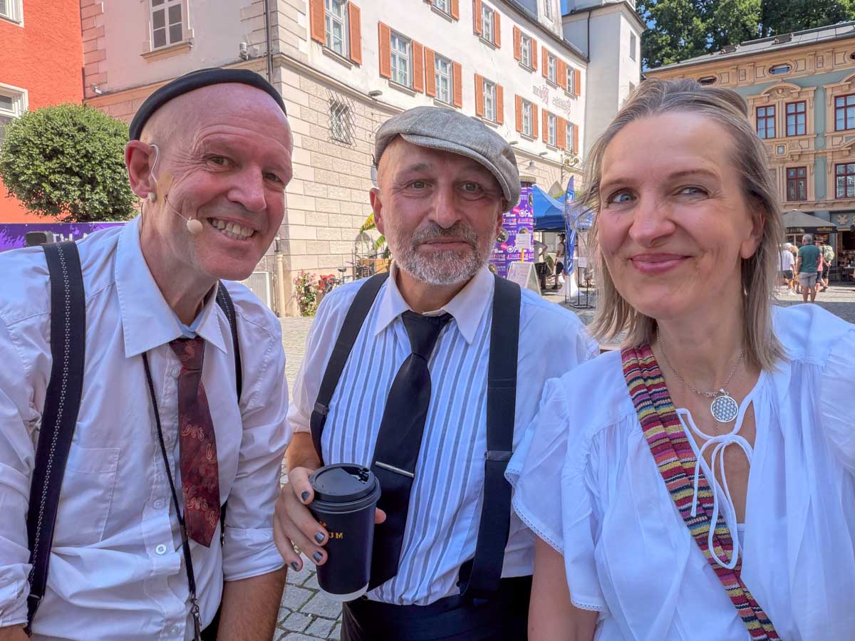 Selfie mit Mat Ricardo, Dado und Stadttipps Rosenheim. Wir sind beim Spektakel Straßenkunstfestival Rosenheim