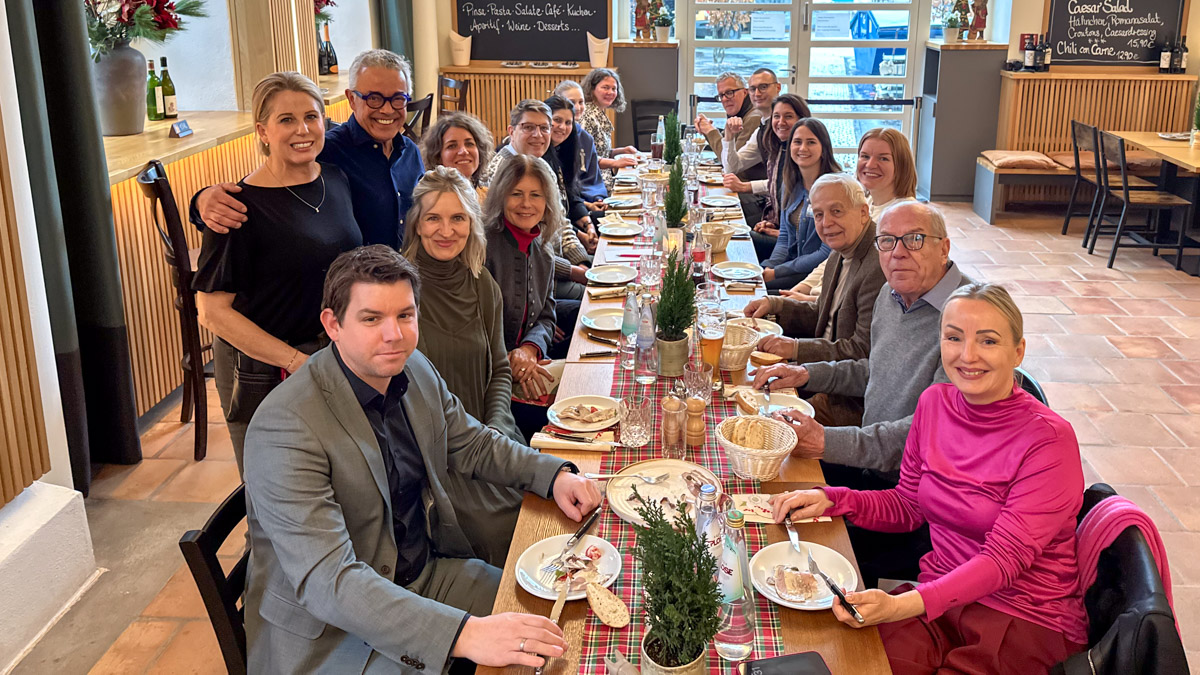 Servus vom VKR Pressestammtisch aus dem LOK 1858