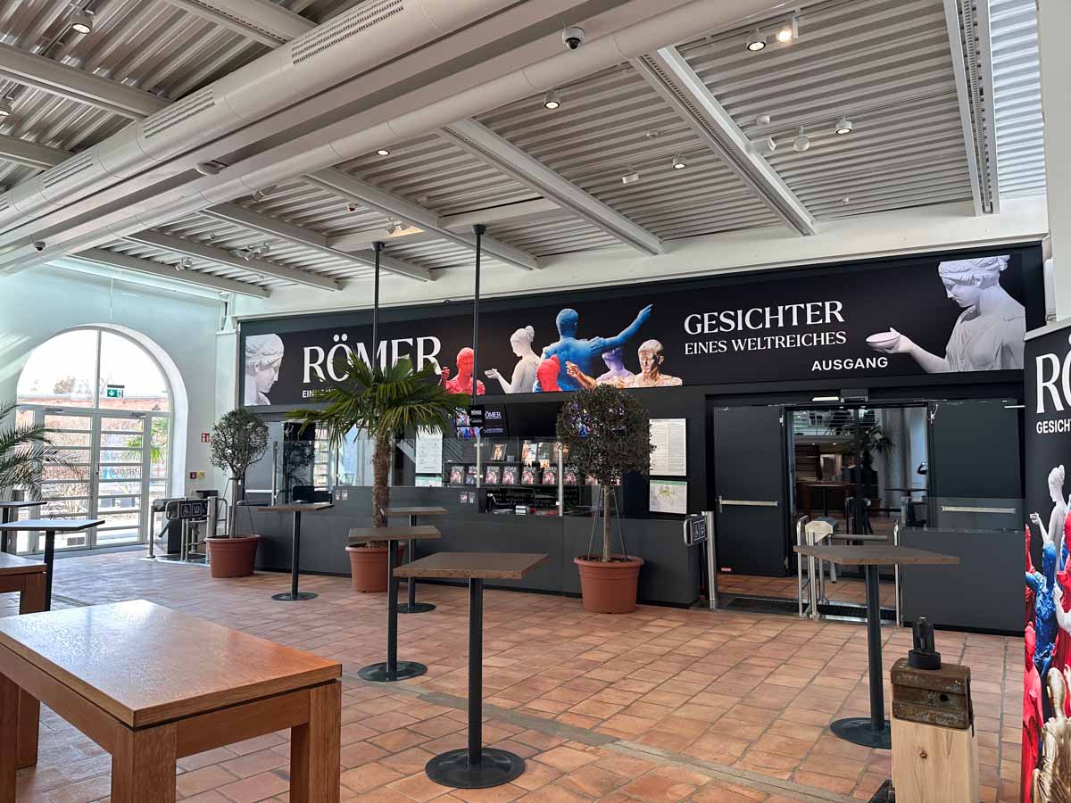 Lokschuppen Foyer - Ausstellung Römer