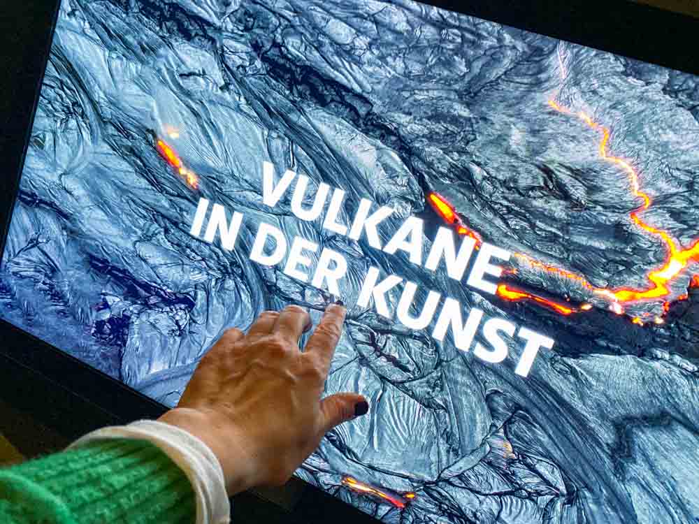 An 35 Medienstationen wird die Vulkanforschung zum digitalen Erlebnis