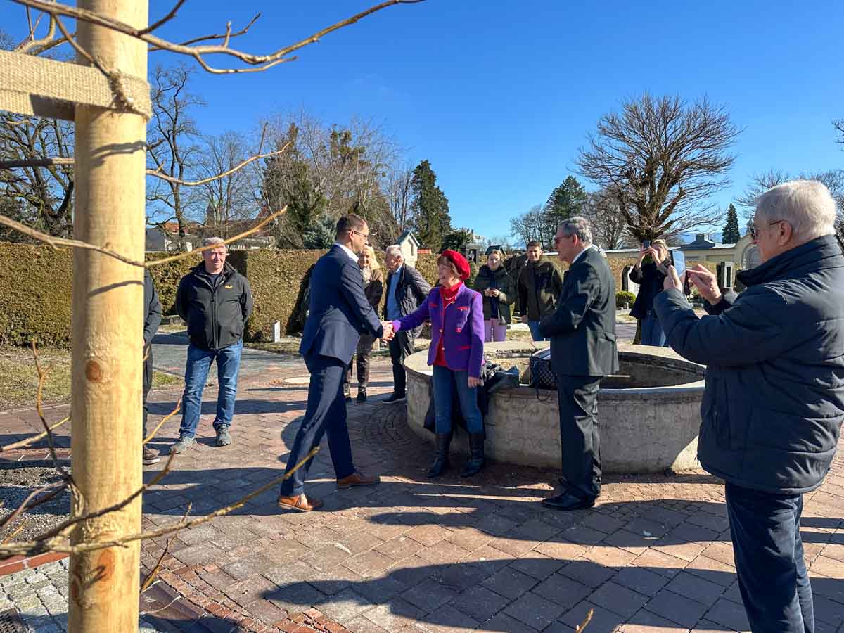 einweihung trinkwasserbrunnen friedhof credit stadttipps rosenheim 08