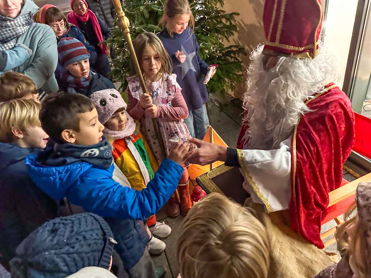 stadtbibliothek weihnachtsmarkt credit stadttipps rosenheim 08