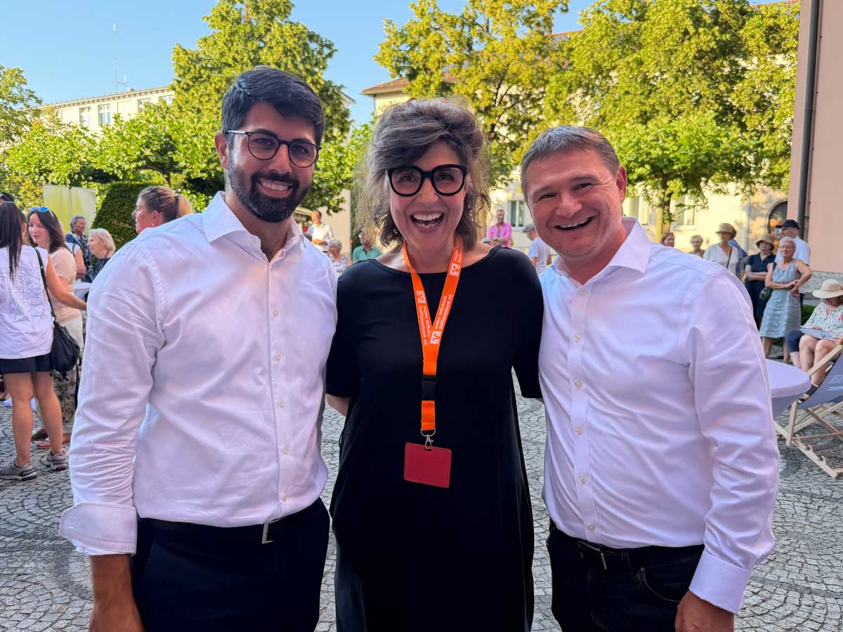 Monika Hauser-Mair mit Abuzar Erdogan und Jens Köhler