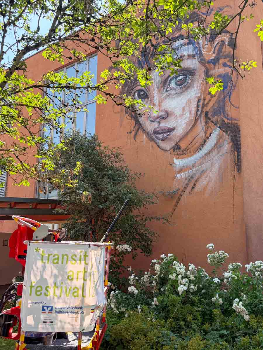 *transit art Wand Städtische Realschule für Mädchen