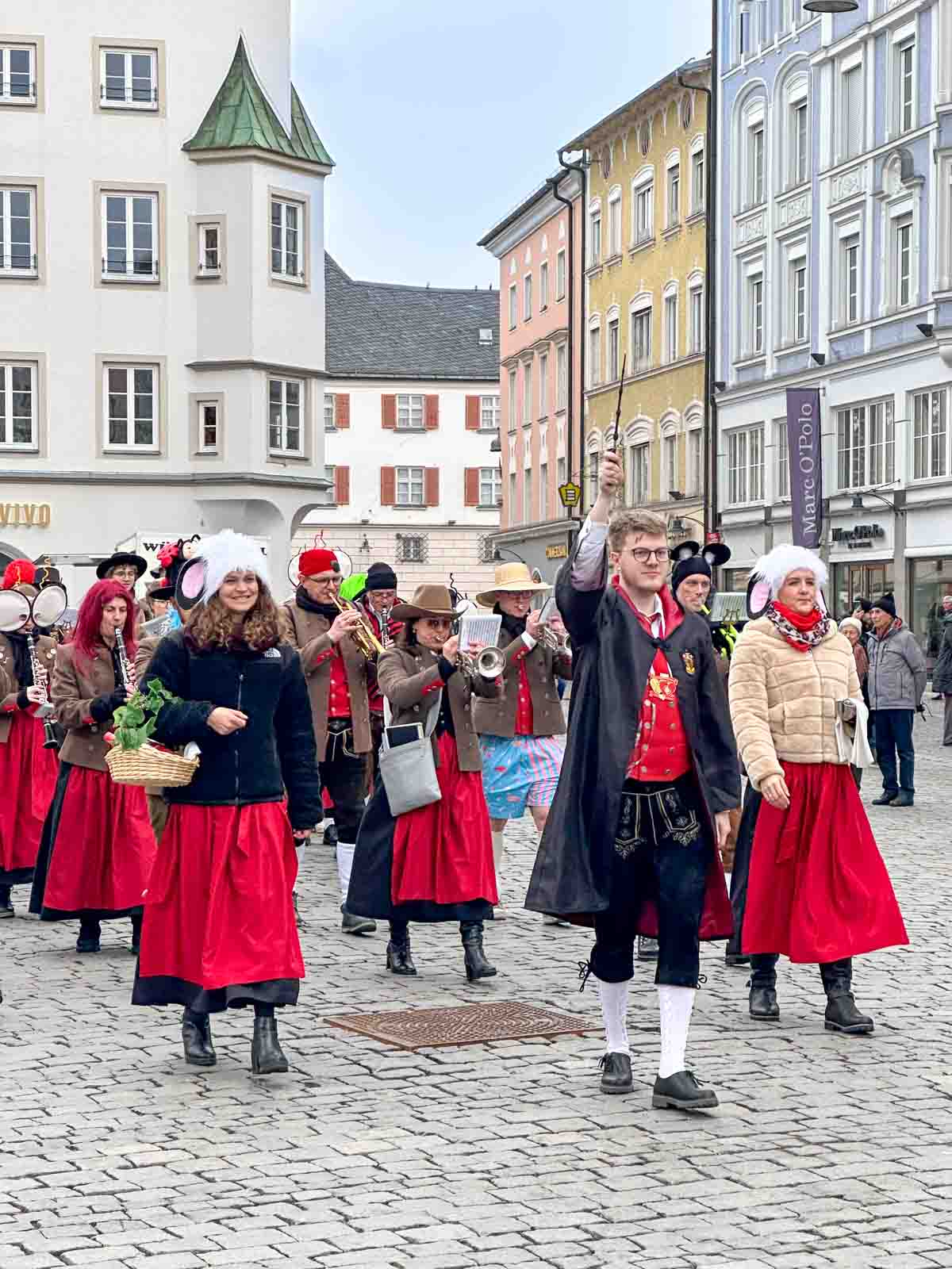 faschingssamstag faschingsgilde stadtkapelle credit stadttipps rosenheim 24