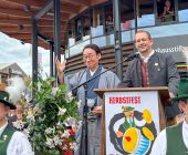 Servus! Ozapft is! Bilder vom Herbstfest Rosenheim_03