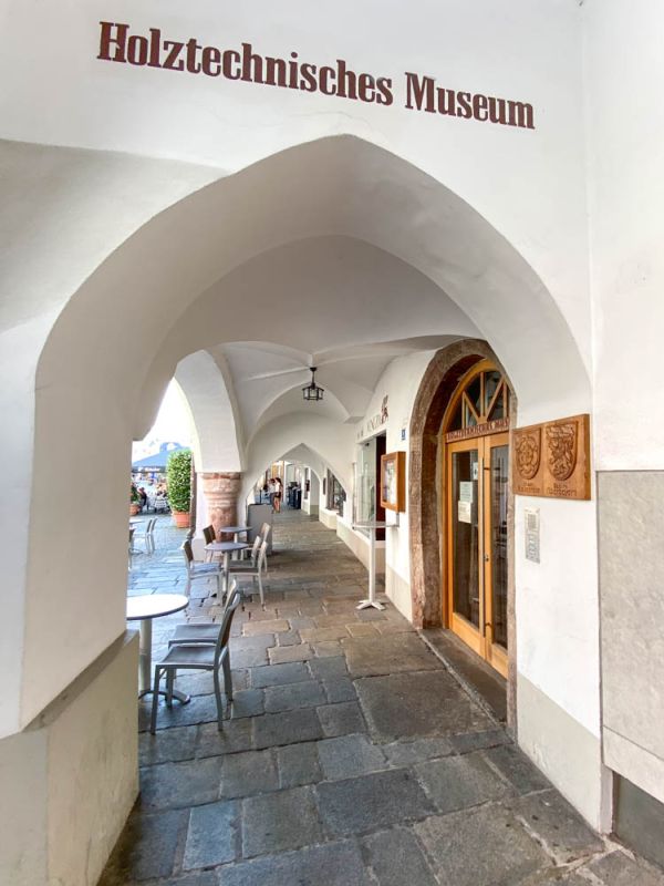 Führung im Holztechnischen Museum verschenken