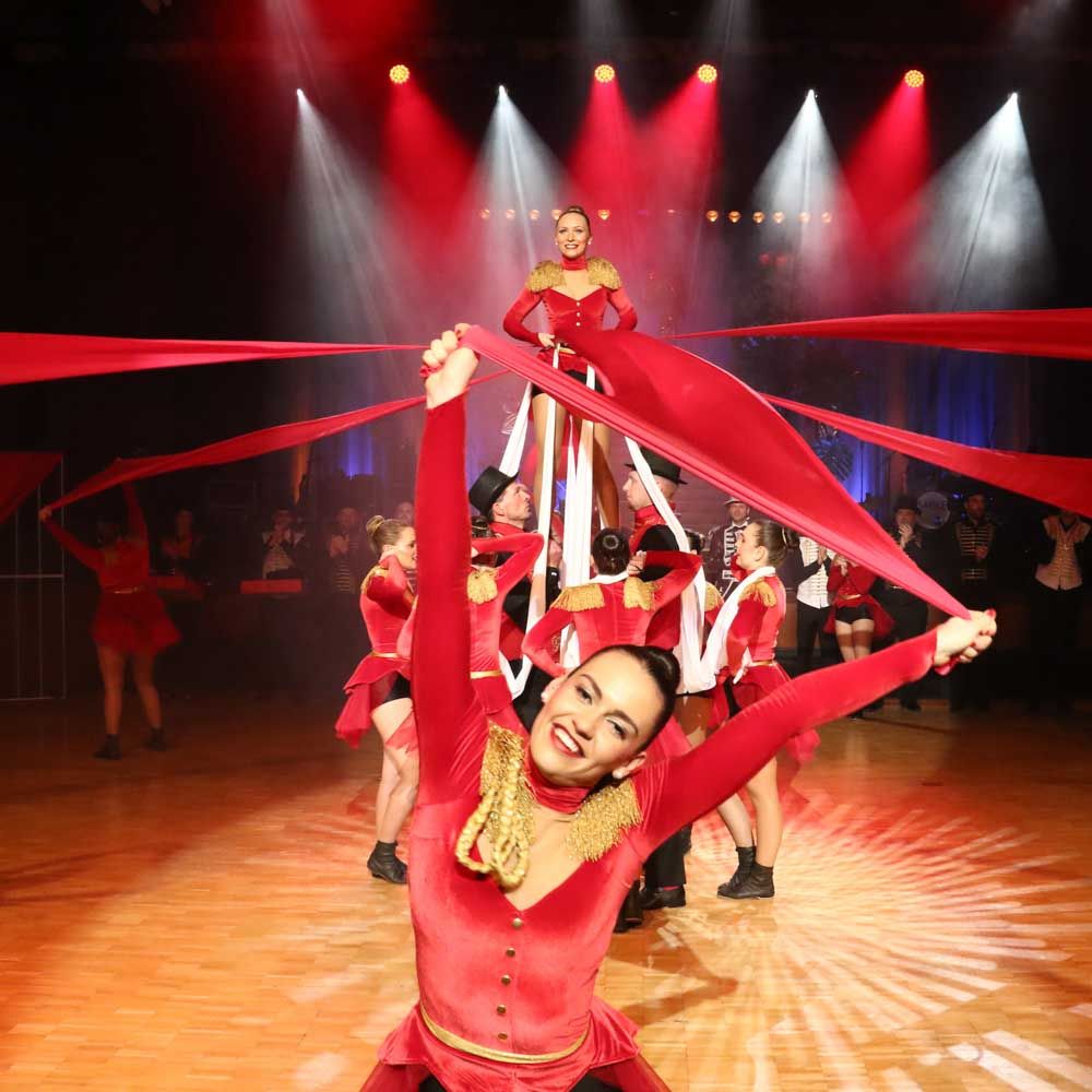 Karte für den Rosenball verschenken