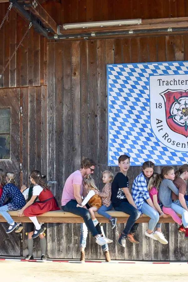 Kirtahutschn am Kupferschmiedstadl in Happing