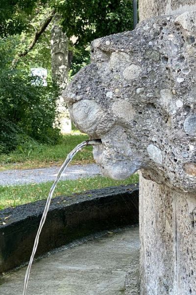 Trinkwasserbrunnen am Kriegerdenkmal 02