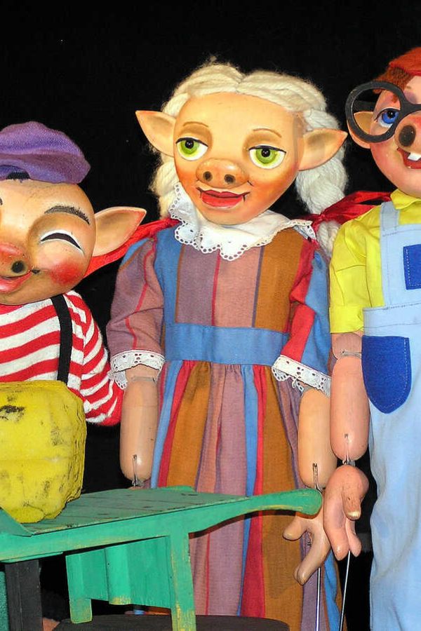 Kindertheater »Die drei kleinen Schweinchen« Bühne im Lokschuppen