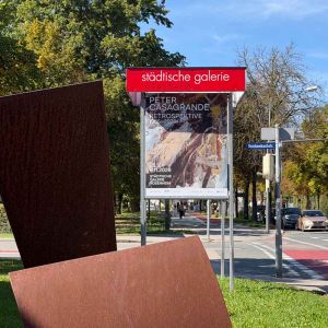 Städtische Galerie Ausstellung Peter Casagrande außen