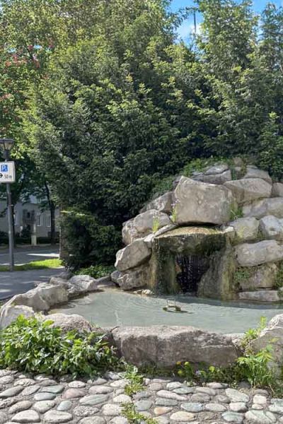 Felsenbrunnen Prinzregentenstraße 02