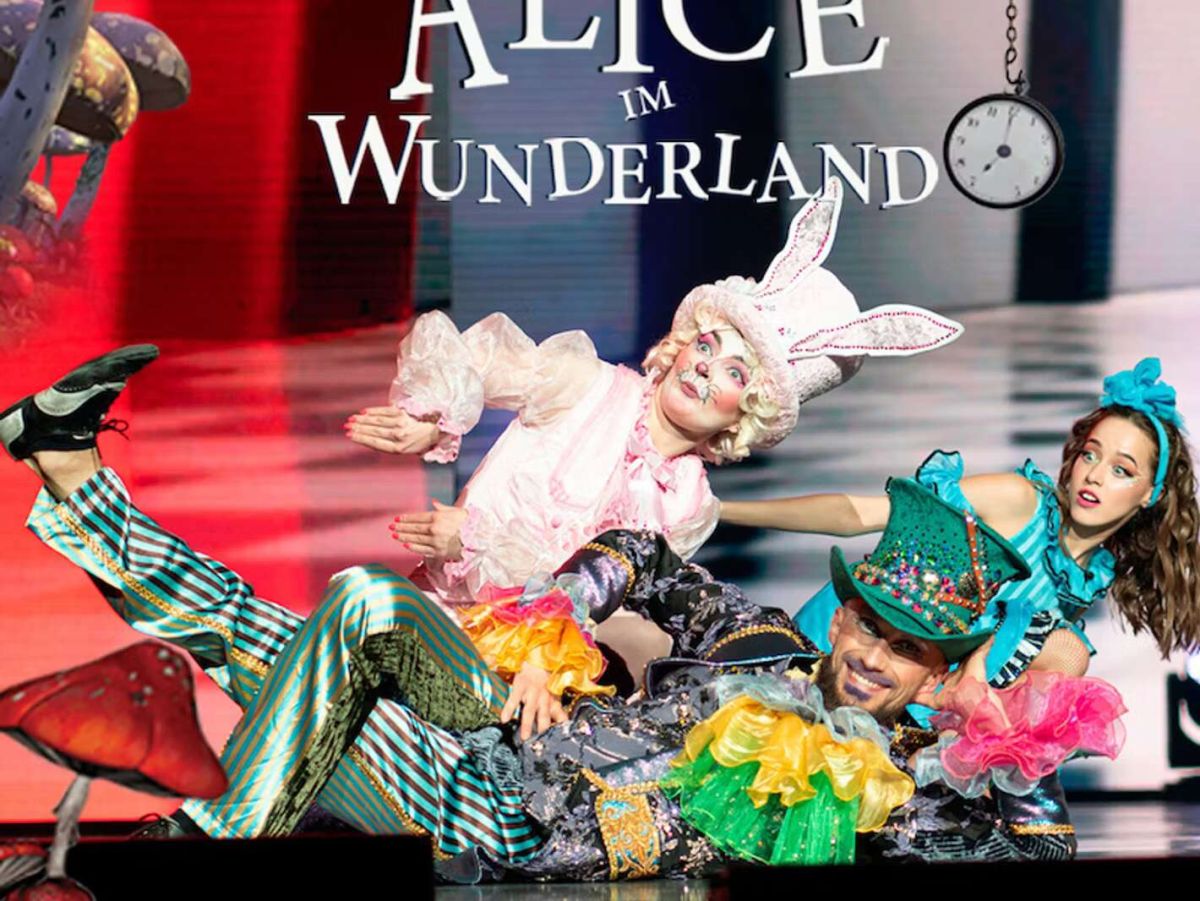 Theater-Zirkus-Show: Alice im Wunderland