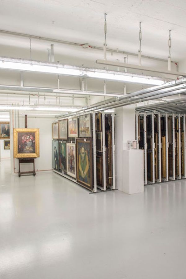 Führung durch das Depot der Städtischen Galerie