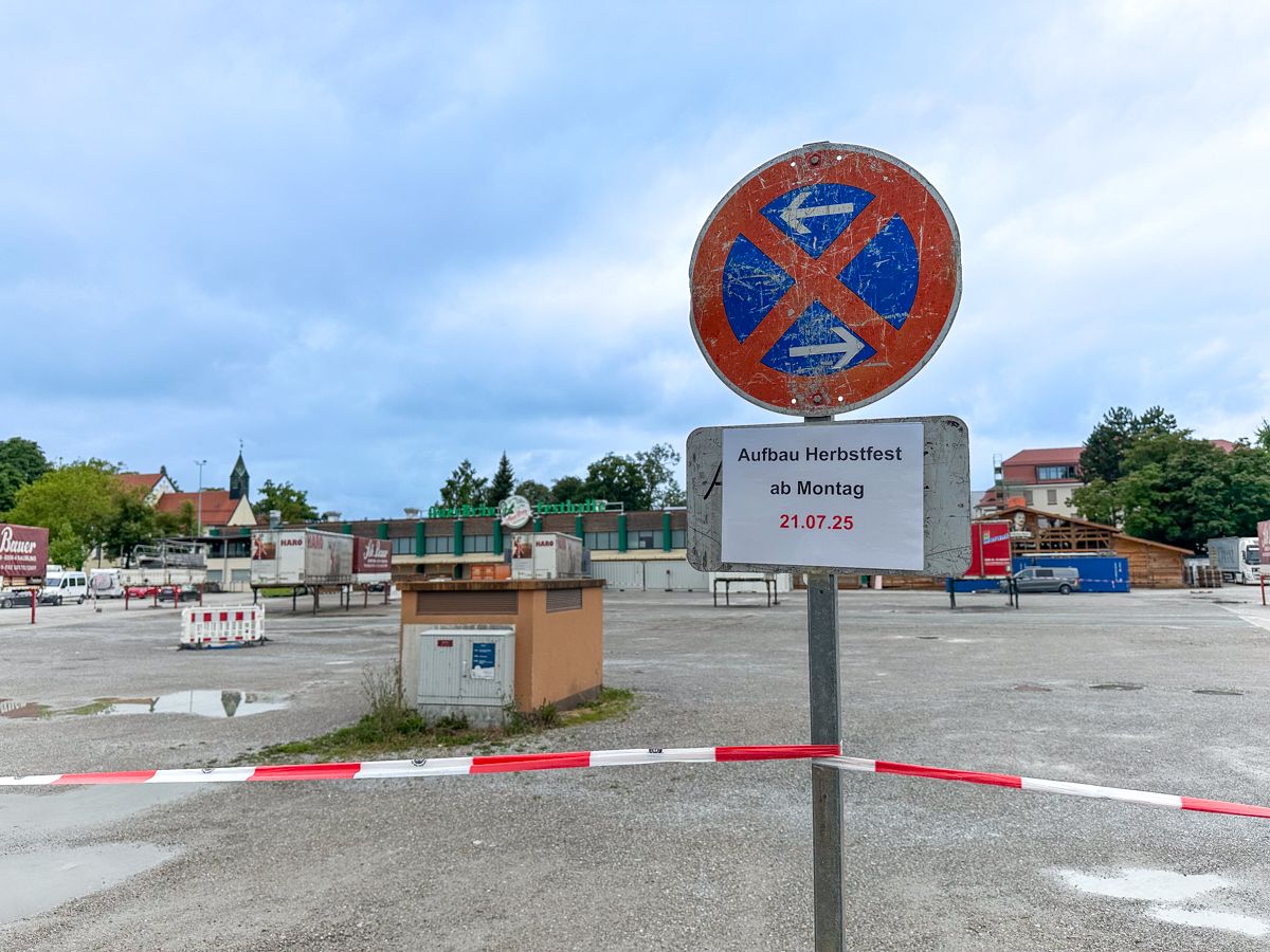 Herbstfestaufbau: Parken auf der Loretowiese ab 28.07.2025 nur noch eingeschränkt möglich.