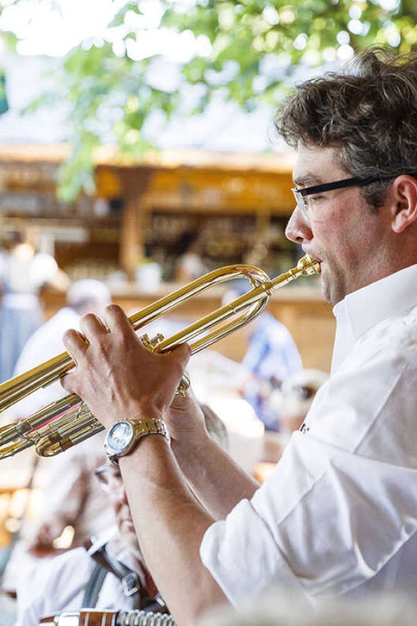Kirchweih-Entenessen mit Musik