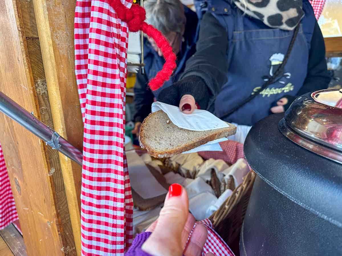 suppenalm-christkindlmarkt-credit-stadttipps-rosenheim-06