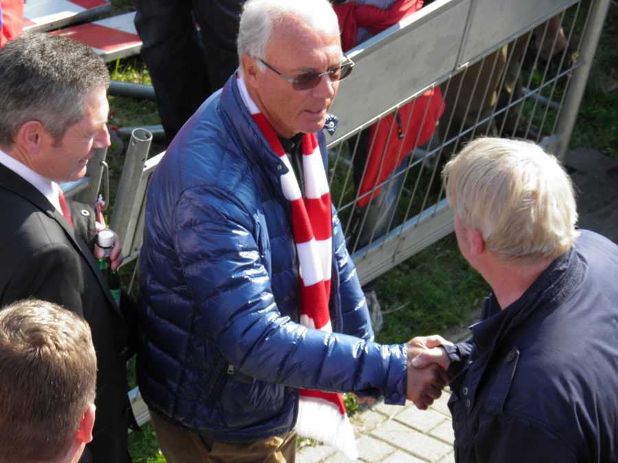 Franz Beckebauer beim Charity Kick im Jahnstadion des TSV 1860 Rosenheim 04