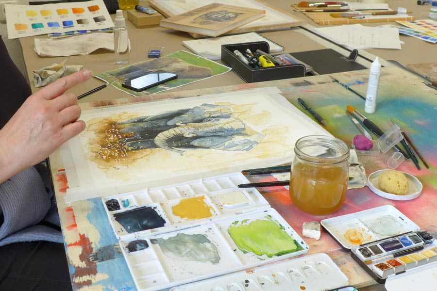 Kunst-Workshop in der Kunstakademie La Cuna del Arte verschenken