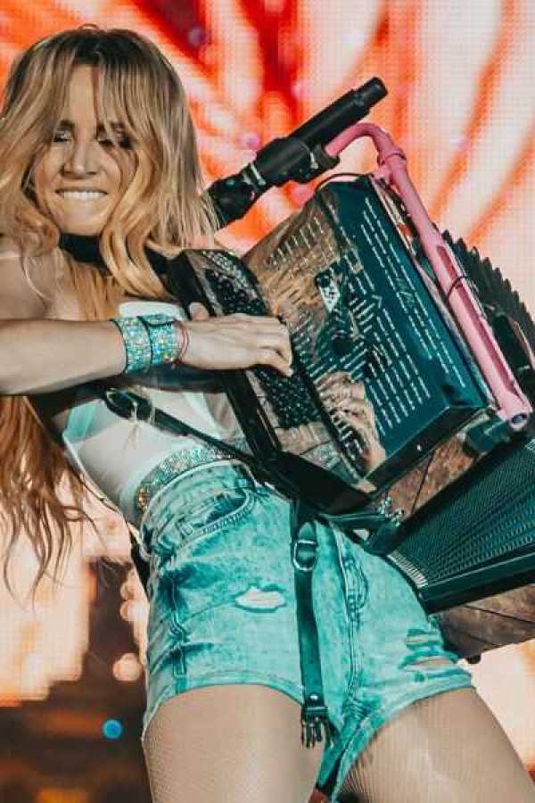 Melissa Naschenweng & Band - LIVE im KU'KO