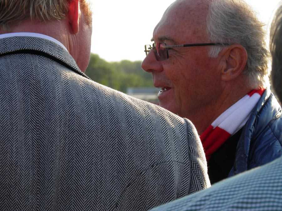 Franz Beckebauer beim Charity Kick im Jahnstadion des TSV 1860 Rosenheim 02