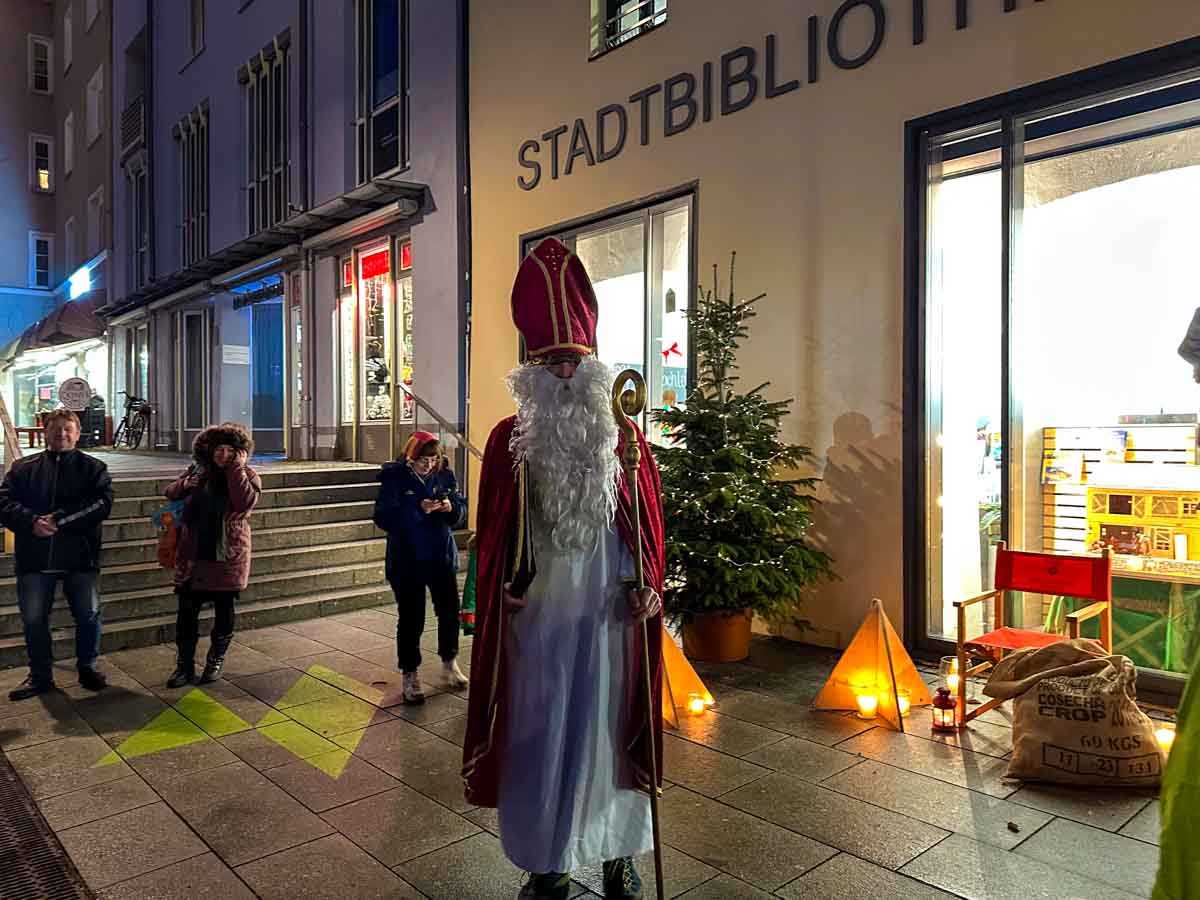 stadtbibliothek-weihnachtsmarkt-credit-stadttipps-rosenheim-03