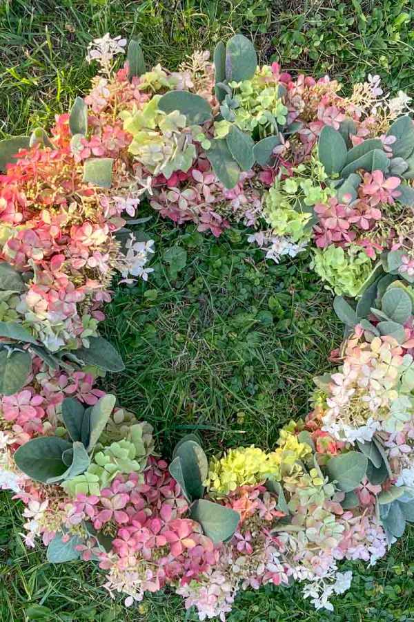 Kranzbinden aus Naturmaterialien im Treffpunkt Grün