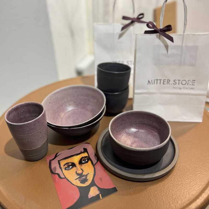 Zeitlose Keramik verschenken: Tassen, Teller, Schalen von Dorfkind! Erhältlich im Mitter Store Rosenheim.