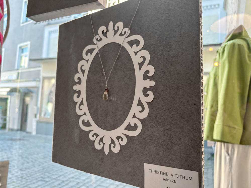 mitter_store_halskette_edelstein_schmuck_christine_vitztum©stadttipps_rosenheim