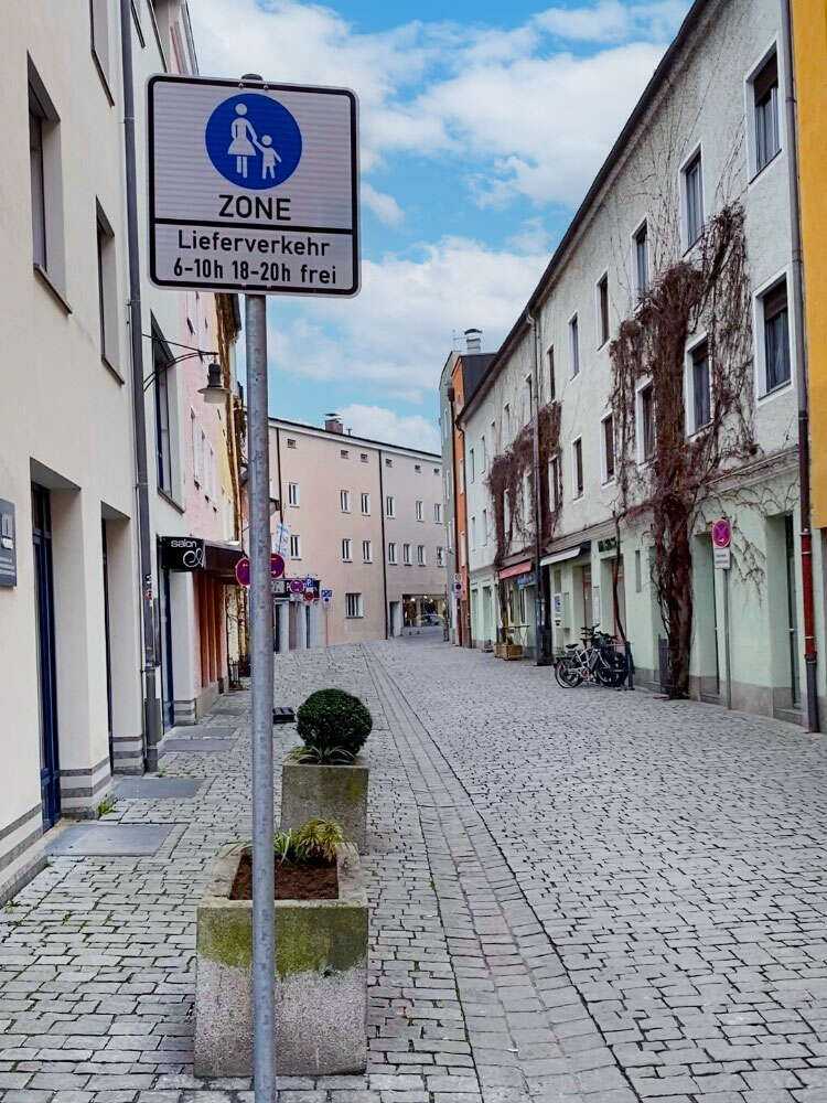 Ab Montag wird die Weinstraße in Rosenheim zur Fußgängerzone!