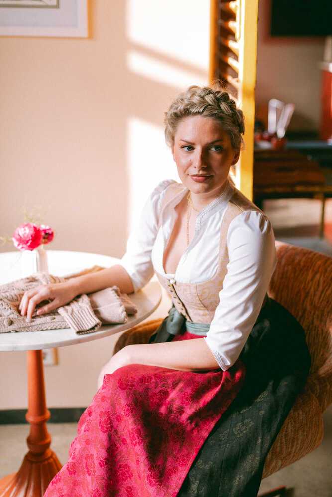 Dirndl erhältlich bei Beo in Rosenheim