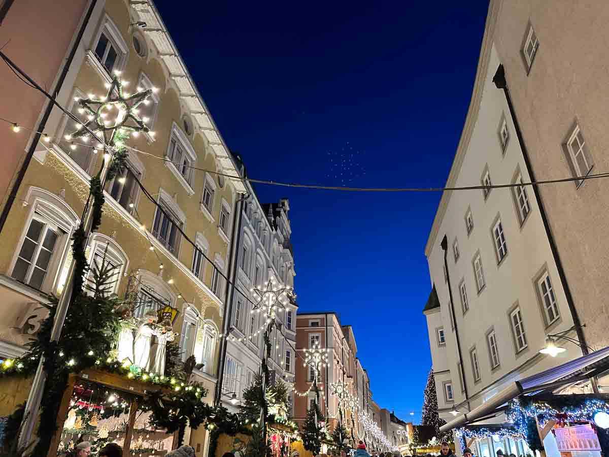 Abendspaziergang über den Christkindlmarkt Rosenheim