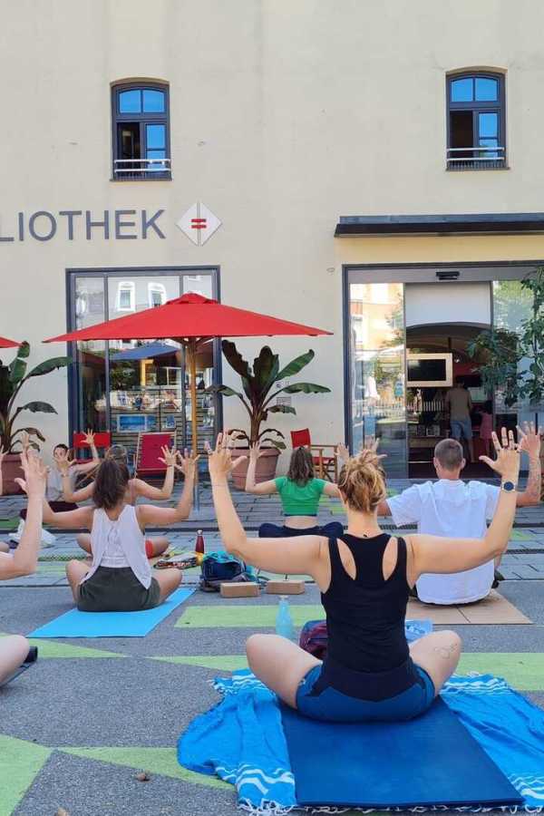 Kostenloses Hatha-Yoga am Salzstadel