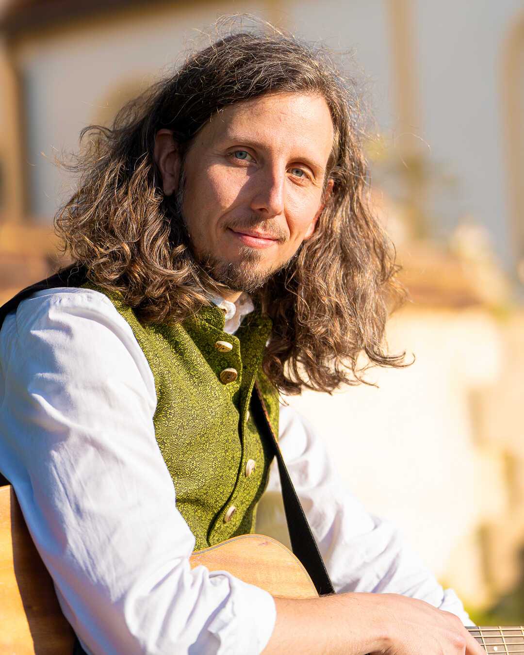 Liedermacher Jan Wannemacher spielt beim Rosenheimer Kulturstrand