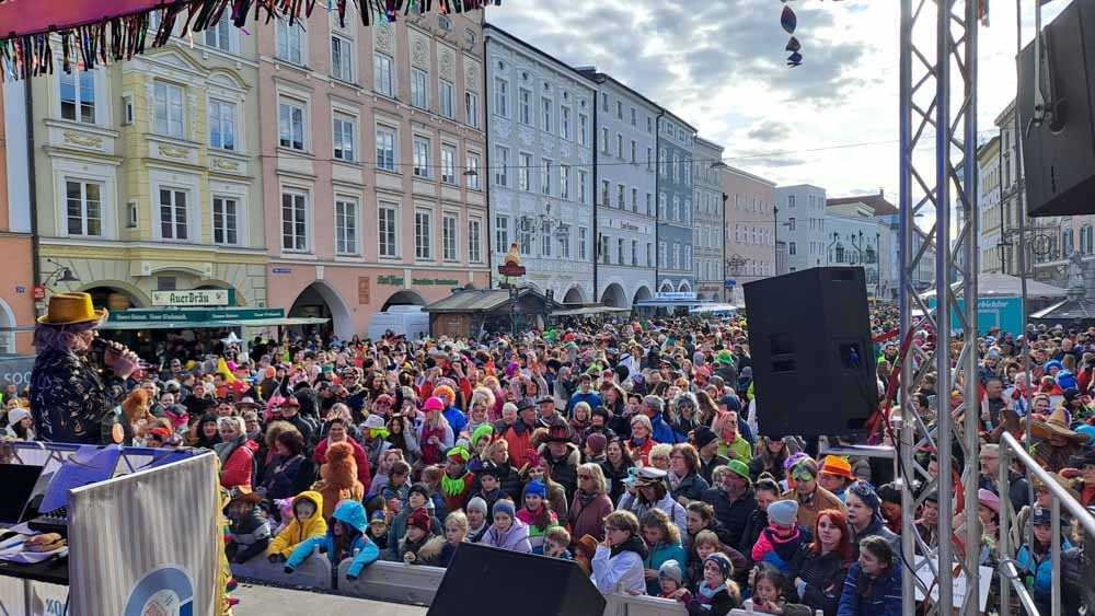 Fotos vom Faschingsdienstag am Max-Josefs-Platz